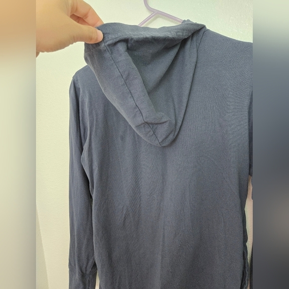 DisneyResort TokyoWomen's Gray/Blue Sweater with Embroidered Detail FullZip Smal - Picture 5 of 8